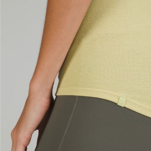 NWT hold tight tank - Picture 3 of 4